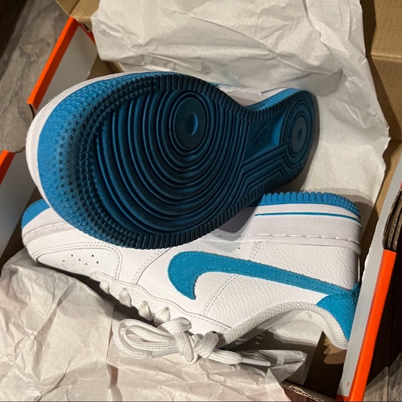 KYRIE FLYTRAP IV GS (Space-jam edition) - Picture 5 of 6